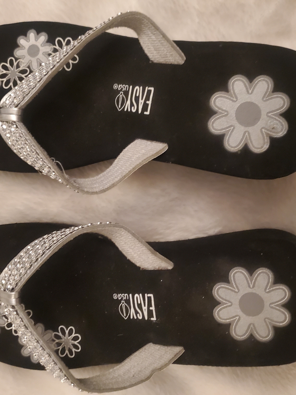 EASY USA Silver Embellished Women's Sandal Flip Flops